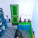 ホームステイ Five Trees