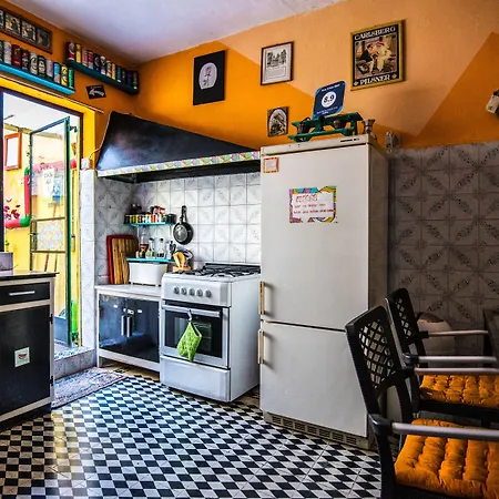 Homestay Five Trees *