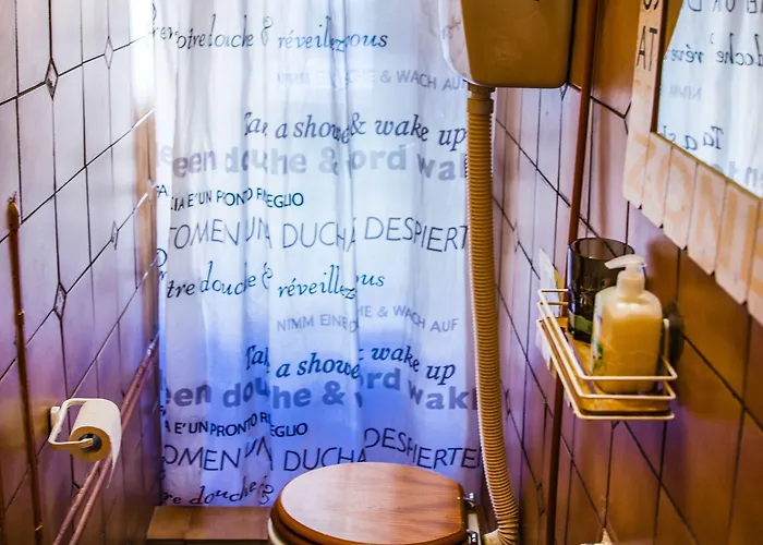 Δωμάτια σε οικογενειακή κατοικία Five Trees *