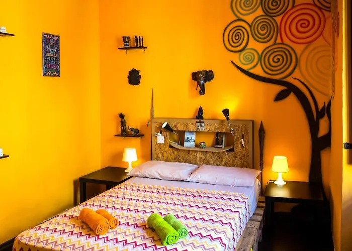 Five Trees Homestay *