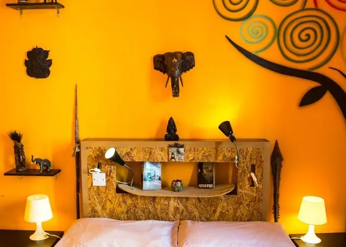 Homestay Five Trees *